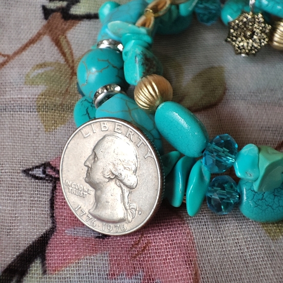 Turquoise Stone Wood Aqua Faceted Crystal Wood Beads Memory Wire Bracelet NEW - Picture 8 of 11